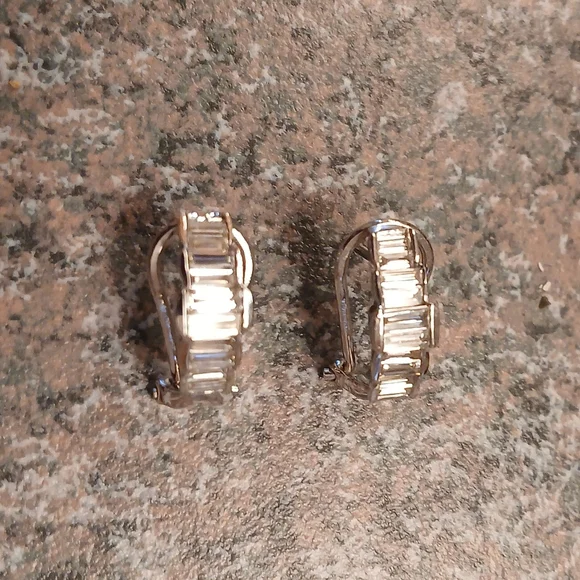14k White Gold Diamond Baguette Earrings - Picture 1 of 8